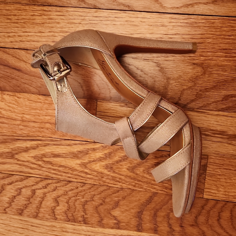 Shoes - Picture 2 of 3